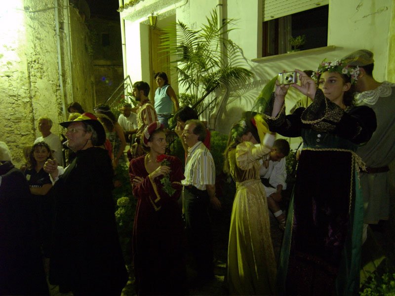ilcastelloracconta89.jpg